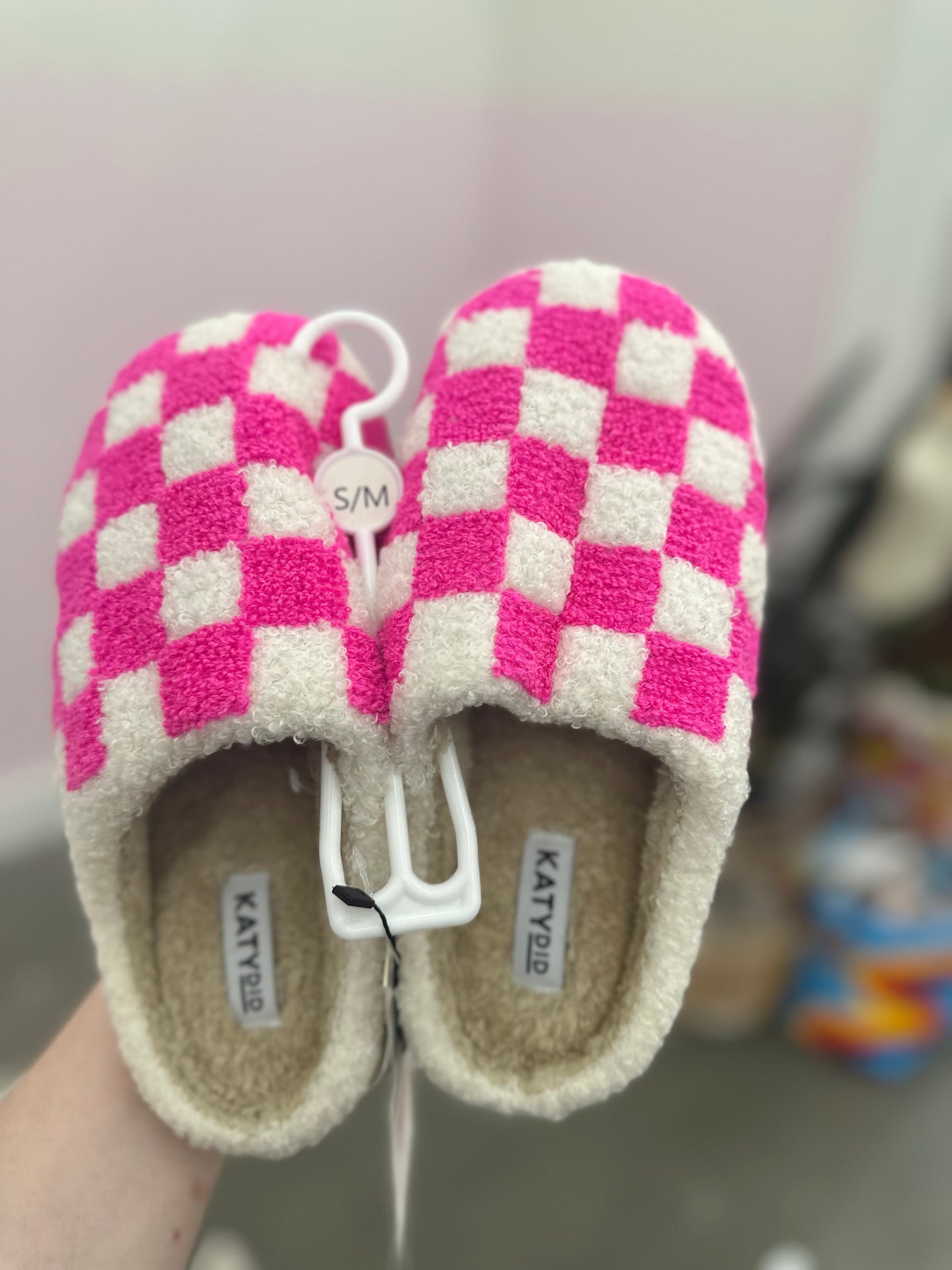 Pink Checks Slippers - Size 8/9